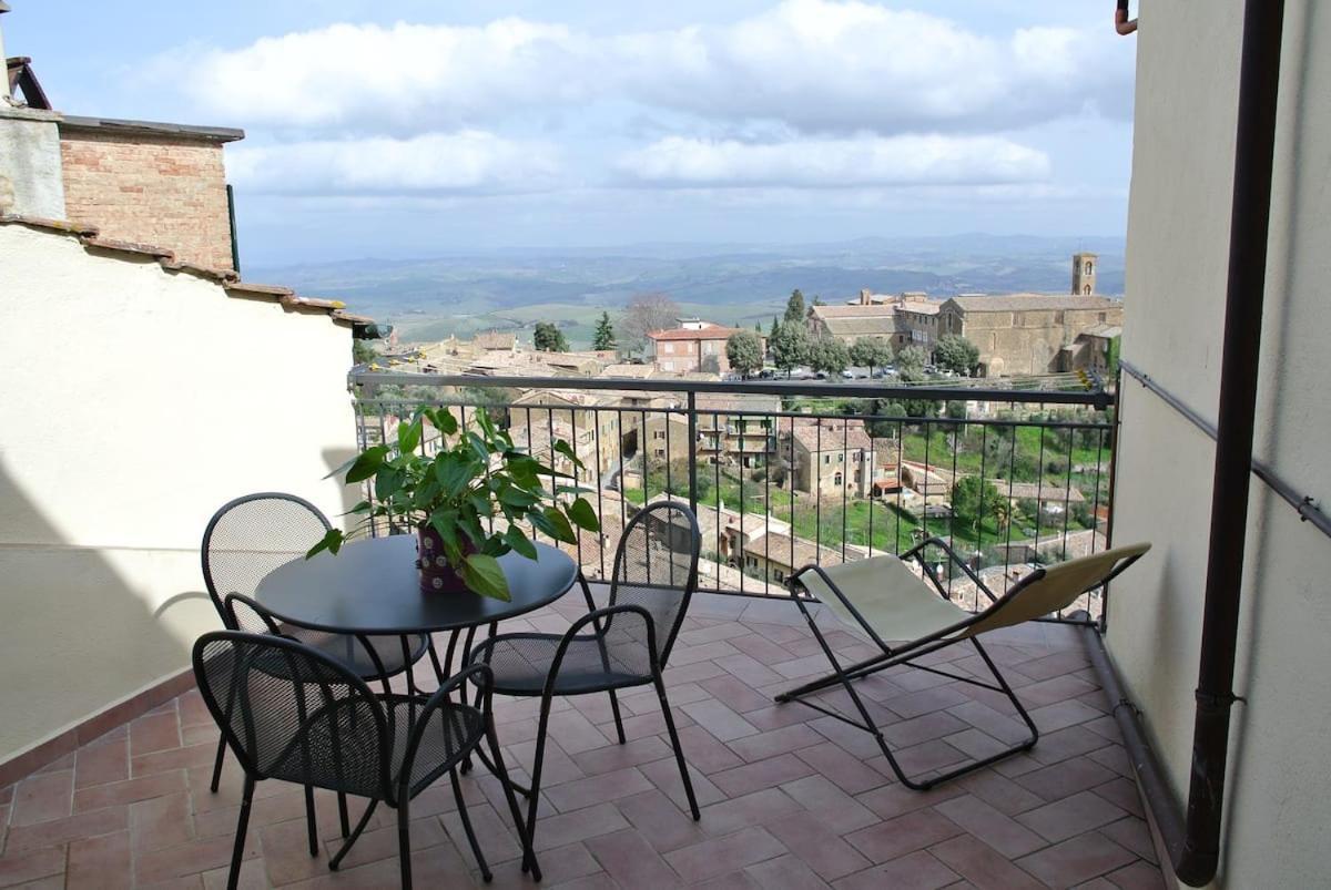 Historic Center Apartment With Private Garage Montalcino Eksteriør bilde